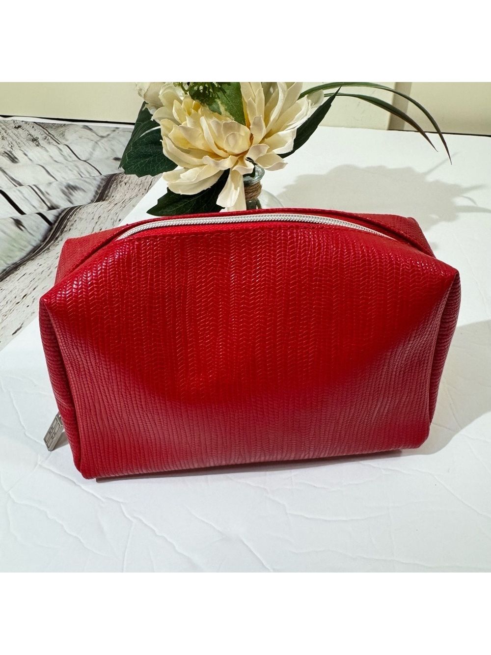 Elizabeth Arden Red Textured Cosmetic Bag Elizabeth Arden Red Textured Cosmetic Bag